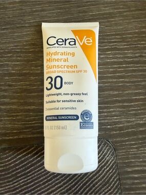 NWT Cerave Hydrating Mineral Sunscreen SPF 30 lightweight non-greasy feel
